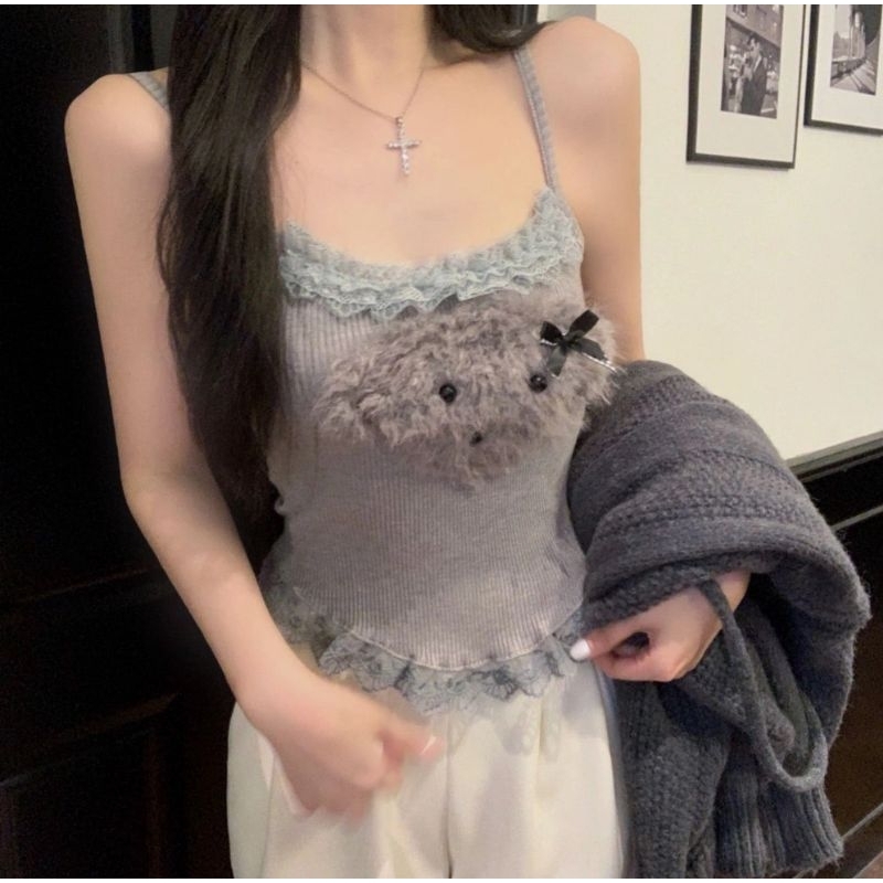 diary​​(bratop790)​ เสื้อสายเดี่ยวสุดน่ารักติดลูกหมาน่ารักขนนิ่มกลางอก เสื้อรัดรูป สีพื้น ตัดขอบลายลูกไม้ ราคา ถูกที่สุด ดีลบีเคเค แกลเลอรีภาพที่ 4