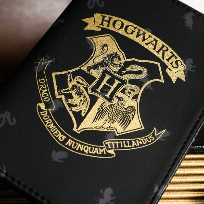 พร้อมส่งในไทย 🇹🇭ปกพาสปอร์ตลายฮอกวอตส์ หนัง PU กันน้ำ ที่ใส่พาสปอร์ต Harry Potter สำหรับเดินทาง