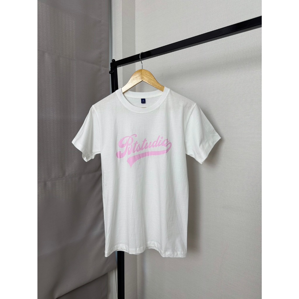 BT 08-2829 เสื้อยืดคอกลม สีขาว สกรีนลาย BT STUDIO