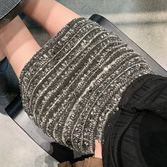 (พร้อมส่งM)APILAPA กระโปรงดำปักเลื่อมแฟชั่น กระโปรงทรงเอ เอวสูง