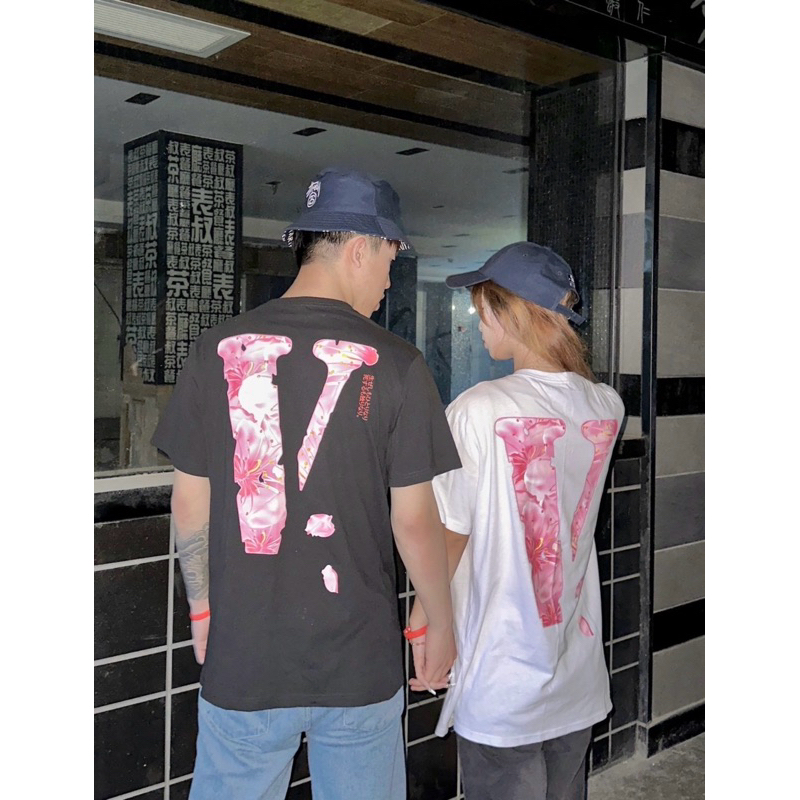 [ของแท้💯%]VLONE SAKURA TEE