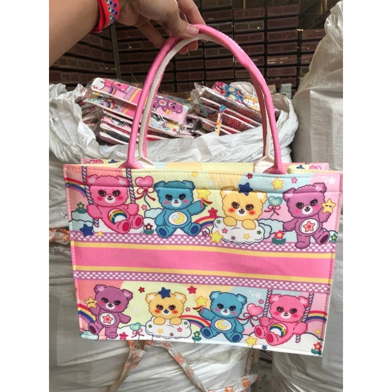❤️ #สินค้าพร้อมส่ง   กระเป๋าCarebear Lady กระเป๋าแคร์แบร์ ทรงเหลี่ยม น่าร๊ากกสดใส ใบใหญ่ฝุด งานมีซิป มีสายสะพาย