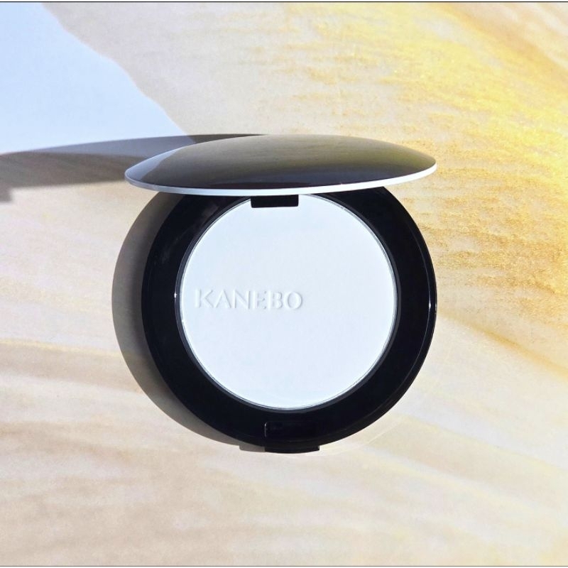 ส่วนลดใน Straw Time 1,151 เหลือ [Store Pick-up Code] KANEBO Crystal Setting Powder 01 Thailand Label