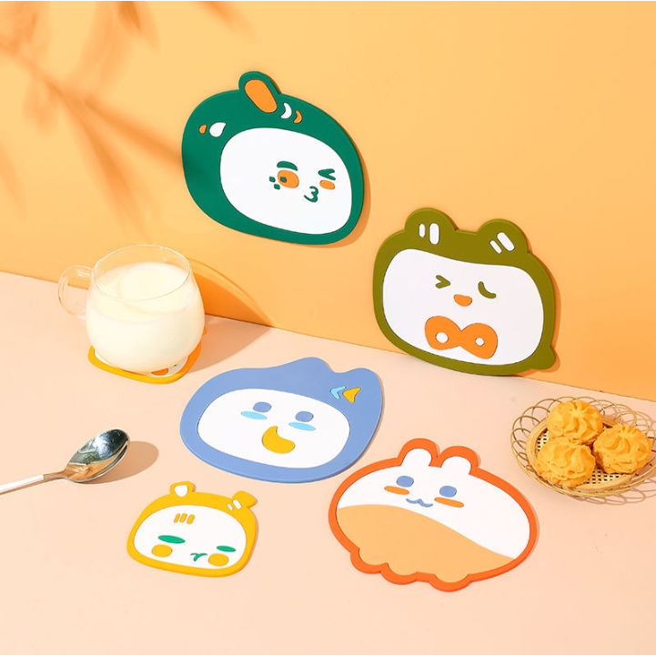 สินค้าพร้อมส่ง✔✔แผ่นรองแก้ว แผ่นรองจาน แผ่นกันความร้อน ที่รองแก้ว ที่รองจาน ยางซิลิโคน PVC ลายการ์ตูน✔✔