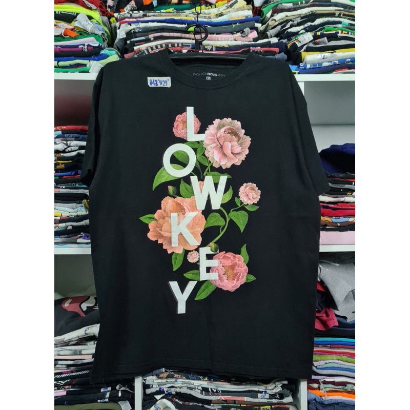 เสื้อ Lowkey ลายกุหลาบ (L)