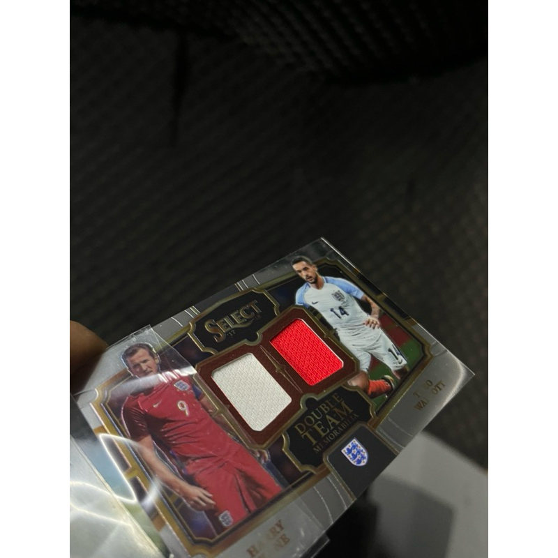 การ์ดชิ้นส่วนเสื้อนักฟุตบอลทีมชาติอังกฤษ H.Kane & T.Walcott