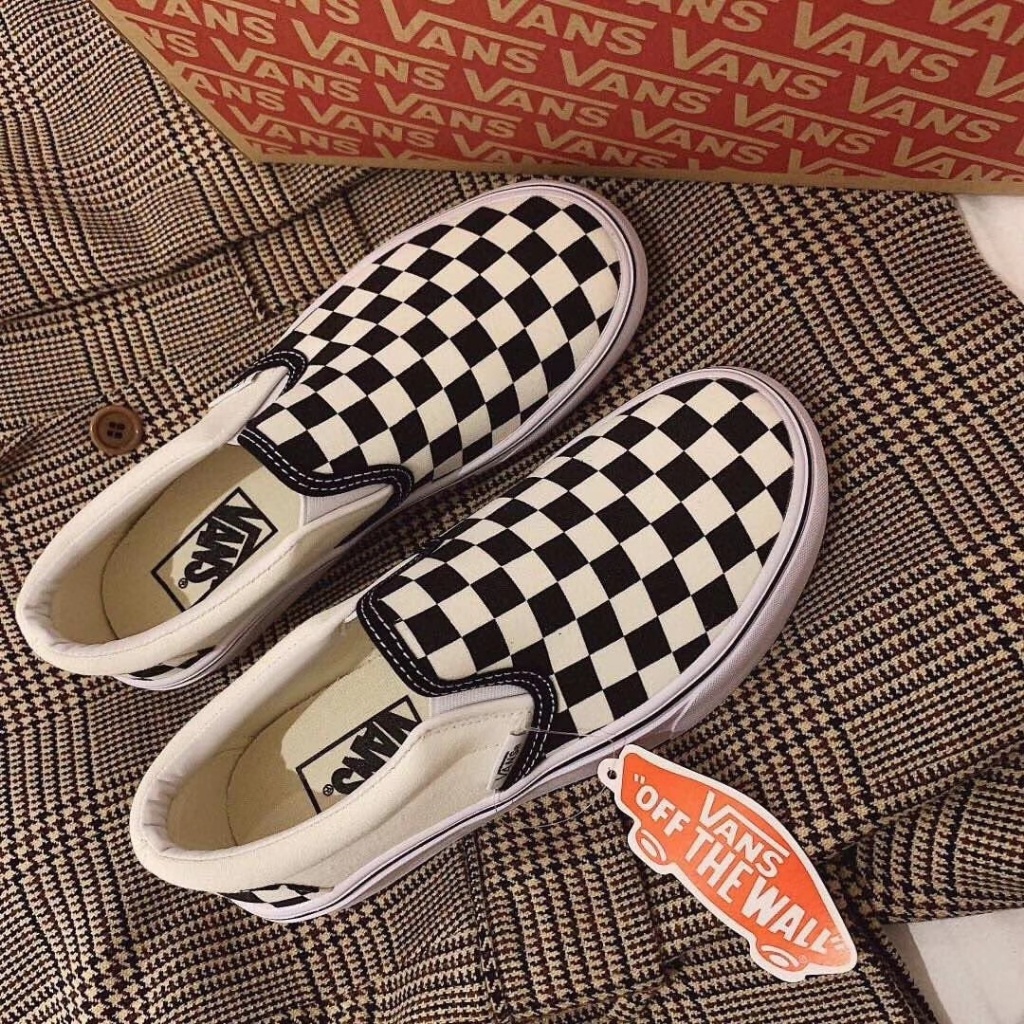 จัดส่งที่รวดเร็ว Vans OFF THE WALL slip-on Checkerboard Classic รองเท้าผ้าใบ Sneakers