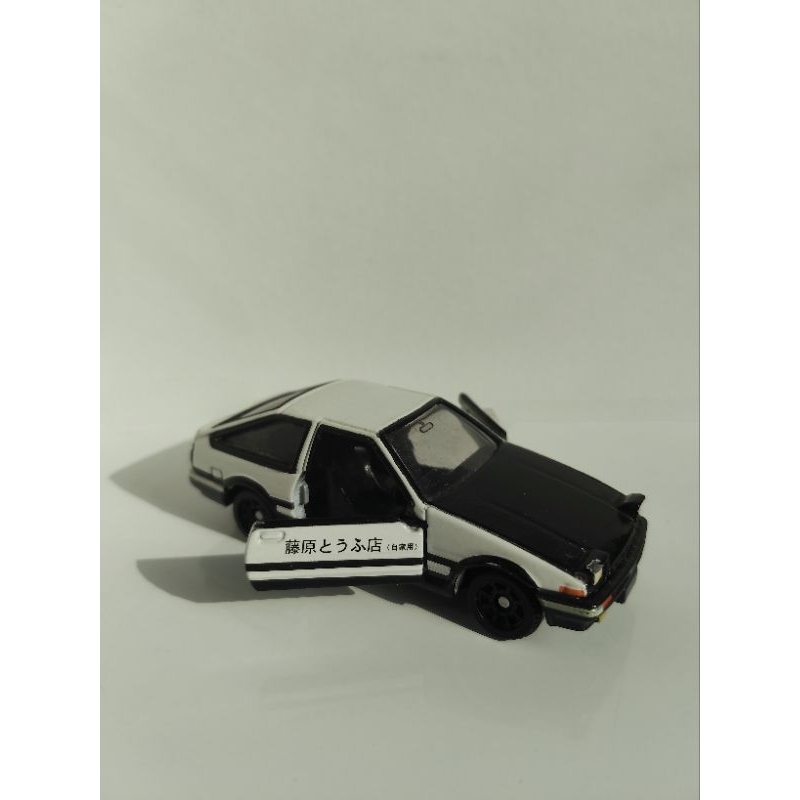 โมเดล ae86 1:64 tomica มือสอง