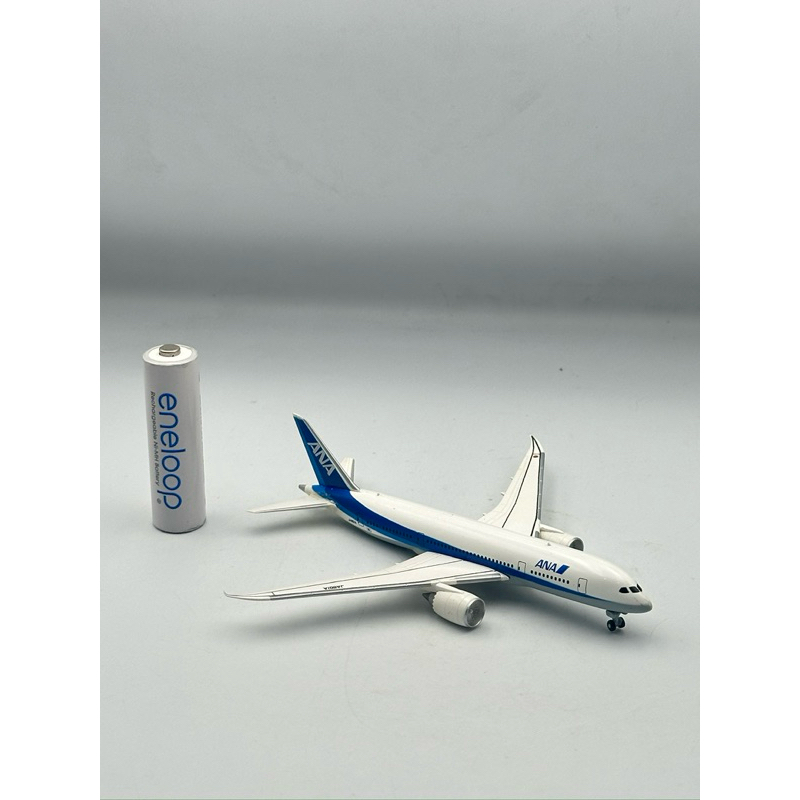 โมเดลเครื่องบิน 1:500 B787-8 ANA Dreamliner JA801A NH50048 ANA airplane model