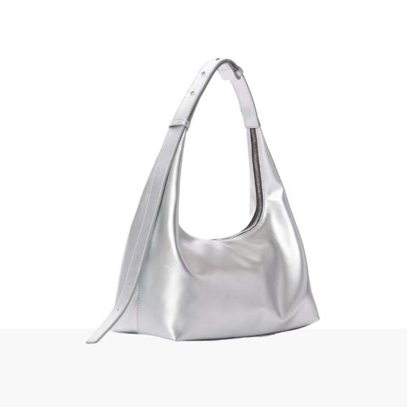 Knackbag - Hobo (M) - Silver (สีเงินเมทัลลิคพื้นเรียบ)