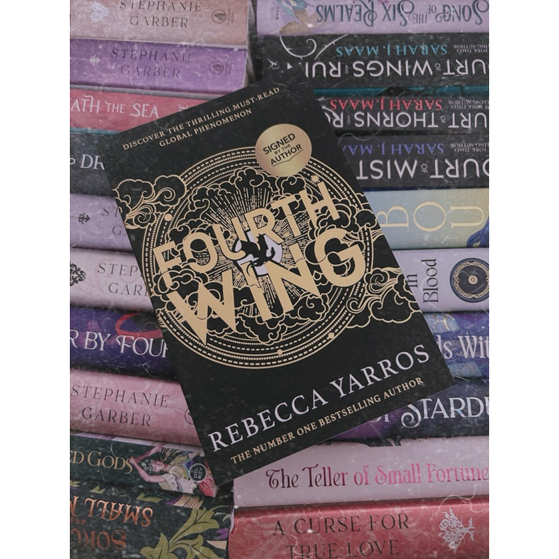 หายาก/SIGNED** Forth wing paper back (หิ้วเองจากออสค่ะ)