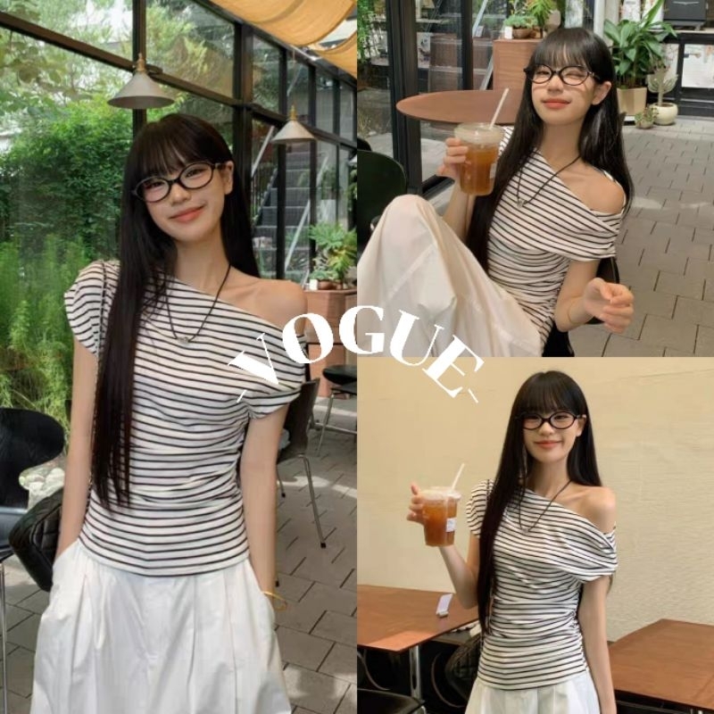 Vogue🌟พร้อมส่ง🌟 เสื้อคอกลมเปิดไหล่แขนสั้น ดีเทลลายทาว ดีพื้นขาวดำ ใส่สบาย (FYB8)