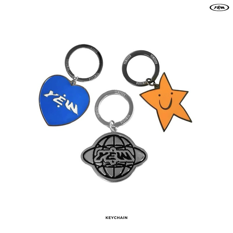 [ Official Merch ] พวงกุญแจ วง YEW : KEY CHAIN 2024 (ลายลูกโลกชิ้นเดียว)