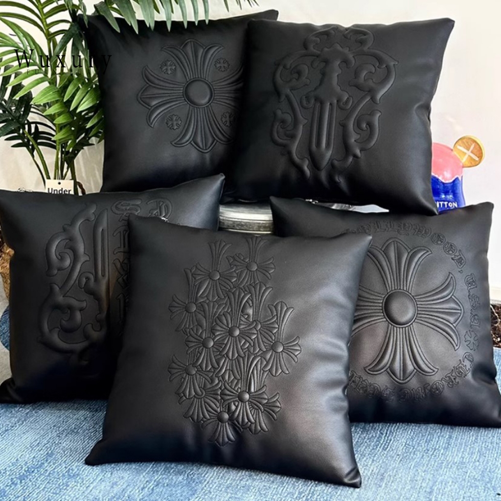Wuxury Furniture หมอนอิงโซฟา chrome heart ขนาด45x45cm ส่งฟรี