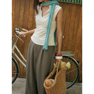 TRES Made เสื้อแขนกุดมีปก Picnic Sleeveless Top