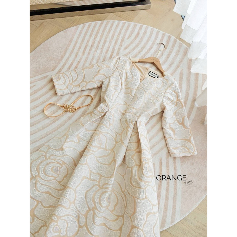 พร้อมส่ง S-4XLป้าย Orange Juiceเดรสยาวสีครีม อัดกาว รูปที่ 7