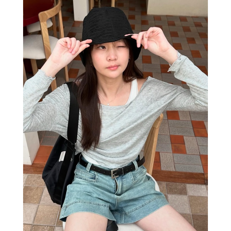 MELT.INMOMENTS Swoon Top เสื้อแขนยาวปาดไหล่ (ซื้อผ่าน Shopee Video ลด 30%)