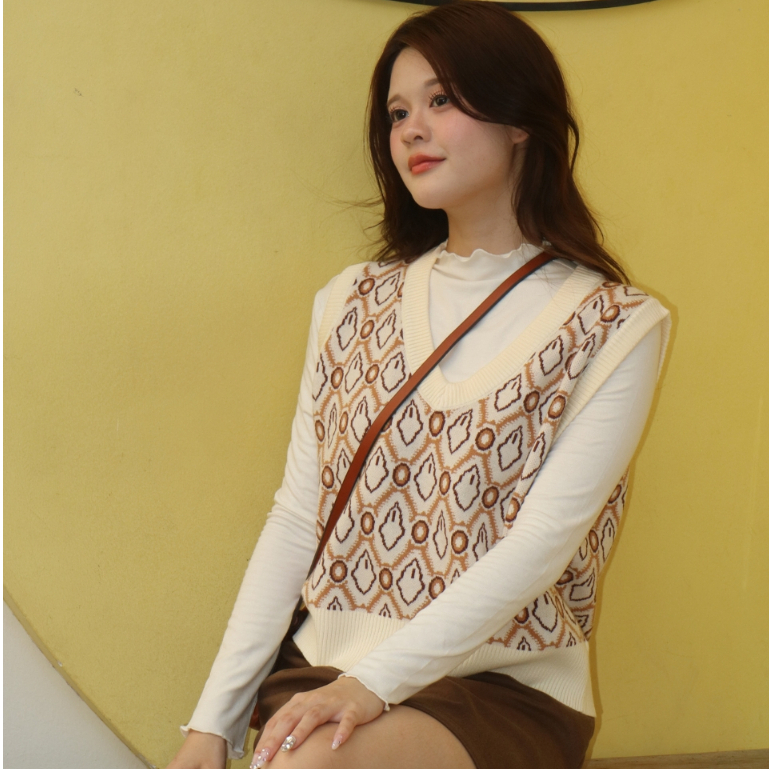 Toffee Vest เสื้อกั๊กไหมพรม Miladi