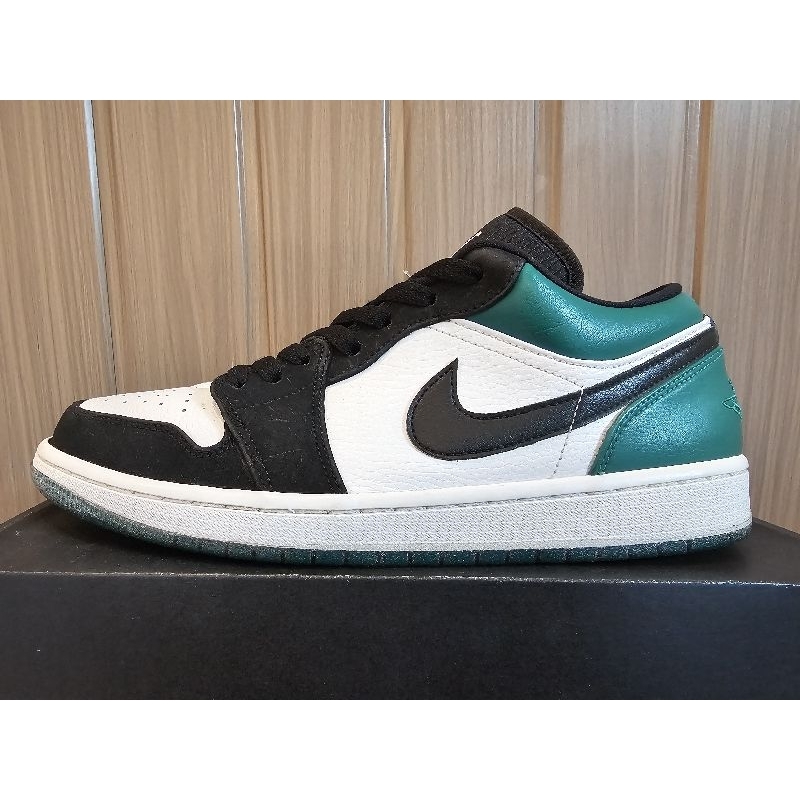 รองเท้าของแท้💯% มือ2 Jordan 1 Low
White Black Mystic Green