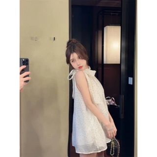 [Sheing office]🌟พร้อมส่ง🌟เสื้อชีฟองคอฮอลเตอร์สำหรับผู้หญิง ฤดูร้อน แขนกุด หลวม ลายจุด เปิดไหล่ เสื้อสาวฮอต