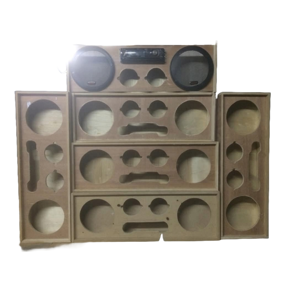 ตู้ลำโพงเสียงกลาง ขนาด 6.5 × 4 วัสดุไม้ mdf. 10-12 mm.