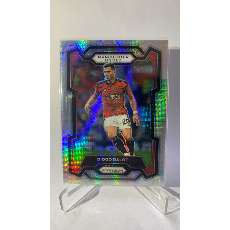 การ์ดนักฟุตบอลสำหรับสะสม Diogo Dalot MANCHESTER UNITED PANINI PRIZM 2023