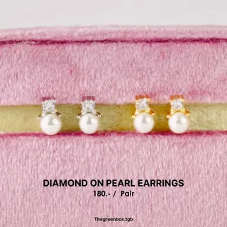 ต่างหู Diamond on Pearl เพชรและมุกก้านเงินแท้ S925- Thegreenbox