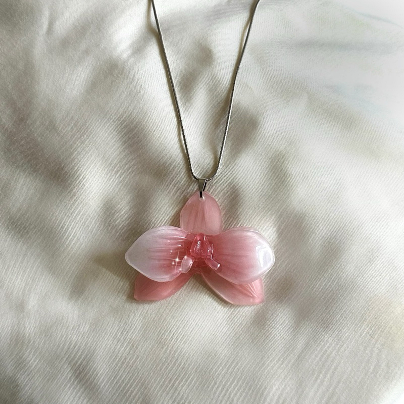 สร้อยคอดอกไม้ - handmade - สร้อยดอกกล้วยไม้ รอ 1-2 วัน