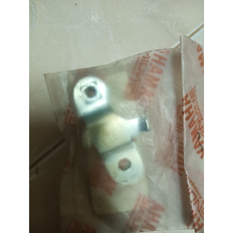 3RR-F833H-00 เหล็กยึดแฟริ่ง Yamaha TZR เหล็กยึดชุดสี TZR เหล็กจับชุดสี TZR