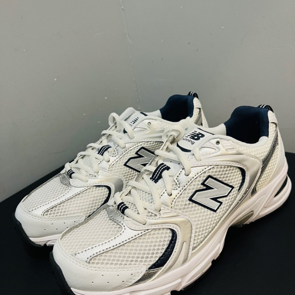 รีบสั่งก่อนหมด ~pre-order รอสินค้า New Balance MR530SG MR530KMW รองเท้า NB
