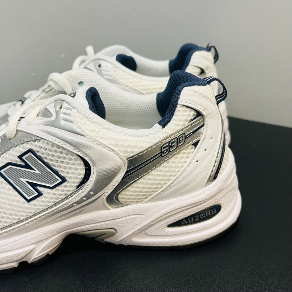 รีบสั่งก่อนหมด ~pre-order รอสินค้า New Balance MR530SG MR530KMW รองเท้า NB