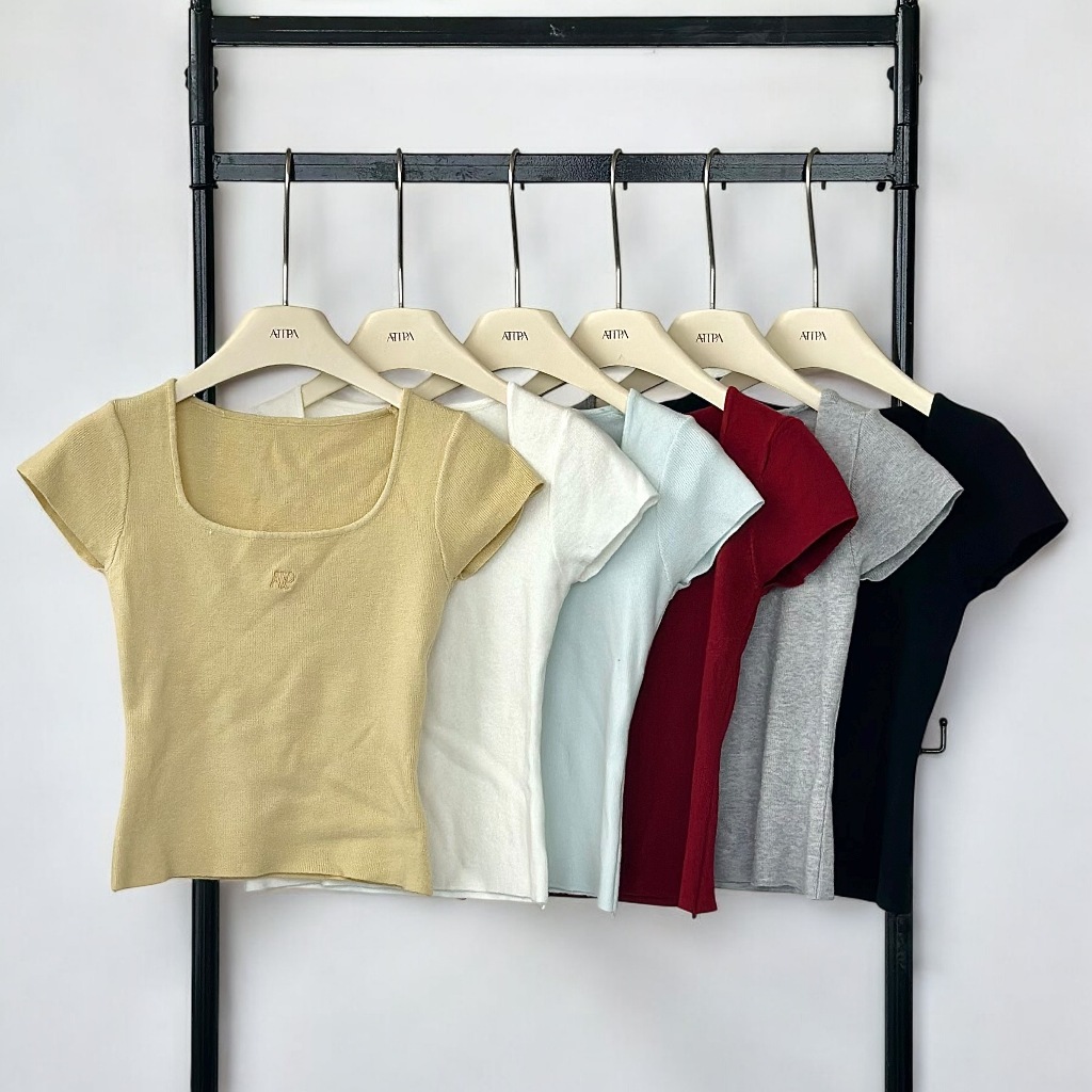 Atipashop - EIRLYS KNIT TOP เสื้อแขนสั้น คอยู ผ้าไหมพรม