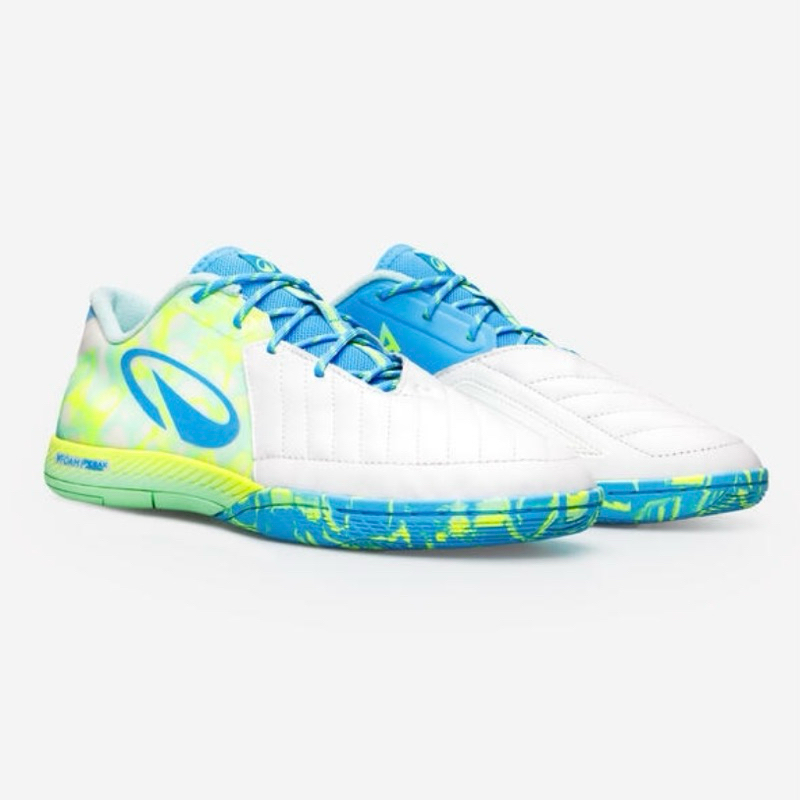 รองเท้าฟุตซอล รุ่น Ginka Pro Pack 24/25 World Cup KIPSTA