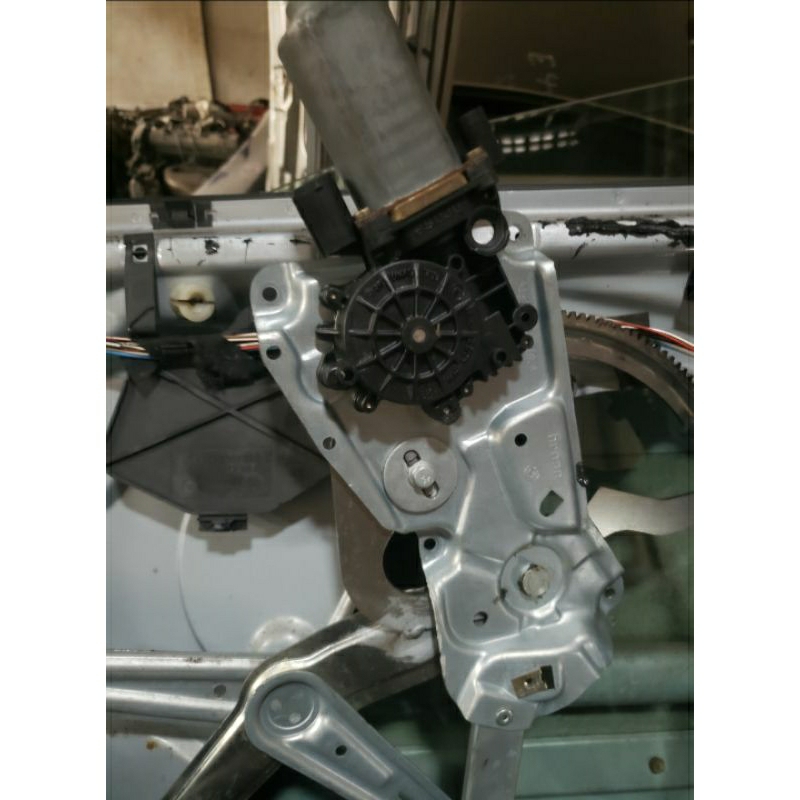 ชุดมอเตอร์ยกกระจกประตูหน้า BMW E36 Compact