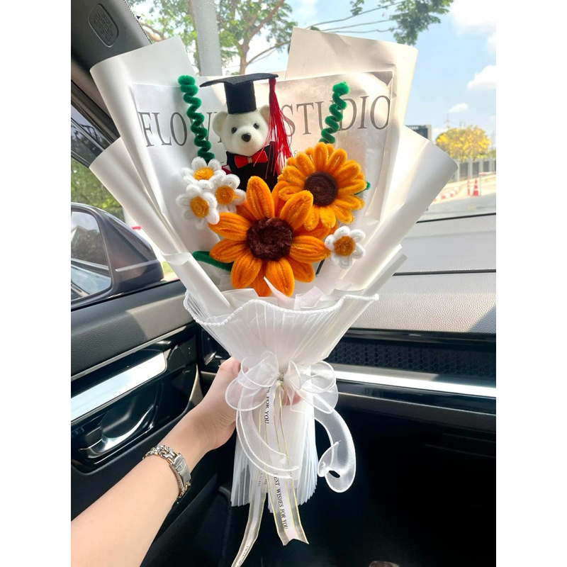 ช่อตุ๊กตาบัณฑิตน้อย ช่อดอกไม้กำมะหยี่ (เปลี่ยนสีได้ทักแชท)🧸💐