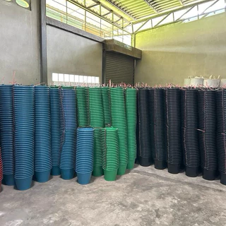 ถังน้ำสีดำเบอร์ 15 ความจุ 7 ลิตร ยกโหล 12 ใบ(มีหูหิ้ว) ผลิตจากพลาสติกคุณภาพดี แข็งแรง ทนทาน ราคาถูกที่สุด