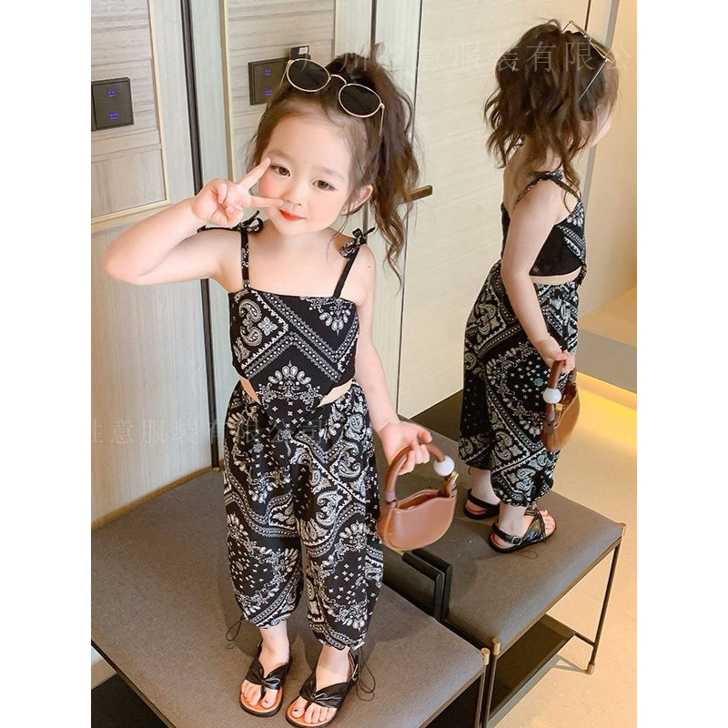 ชุดเซ็ตลูกสาว สายเดี่ยว  ปลายขากางเกงมีสาย จั๊มได้ ชุดเด็กสีดำ
