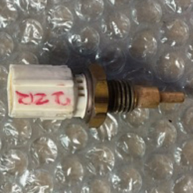เซ็นเซอร์อุณหภูมิน้ำ โตโยต้า Vios ,Yaris 08-18,Altis 08-18,Vigo06-18,Mazda2 Sky,Cx3,CX5 แท้มือสองญี่