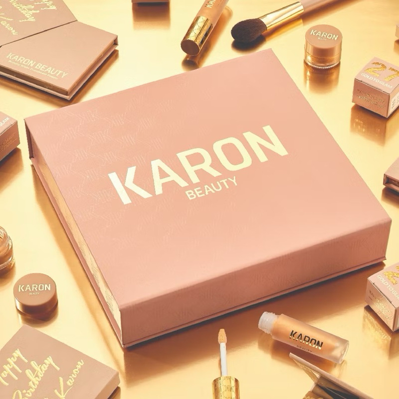 พร้อมส่ง(พร้อมส่ง) Karon Beauty Limited Edition Birthday Box Set แป้งฟลุ๊คกะล่อน คารอนบิวตี้