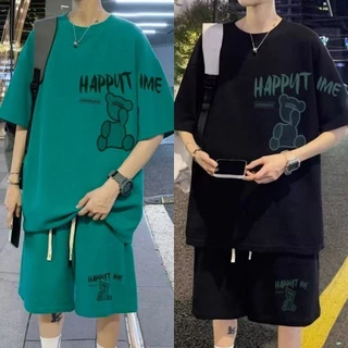 เสื้อยืดแขนสั้นสำหรับผู้ชาย ชุดกางเกงขาสั้นกีฬาลำลองฤดูร้อน ชุดสองชิ้นพิมพ์ลายหมีอินเทรนด์ ผ้าวาฟเฟิล