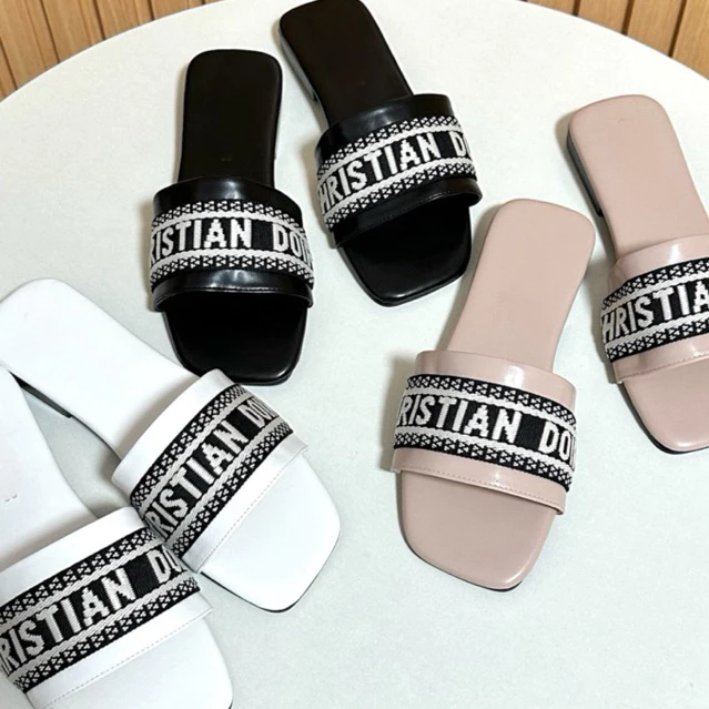 (09) CT รองเท้าแตะแบบสวม มาใหม่ พร้อมส่ง 4 สี (36-45)