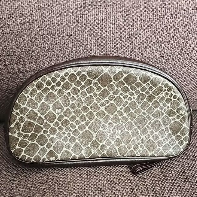 กระเป๋า Nina Ricci pouch