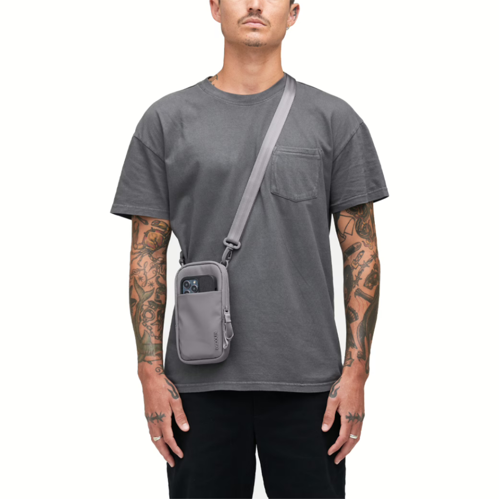 Incase A.R.C. Neck Pouch กระเป๋าสำหรับใส่อุปกรณ์พกพา – รับประกัน 1 ปี