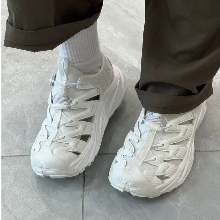 【ของแท้ 100 %】รองเท้าแตะกีฬา HOKA ONE ONE Hopara OG ยูนิเซ็กส์ สีขาว 1123112-WHWH