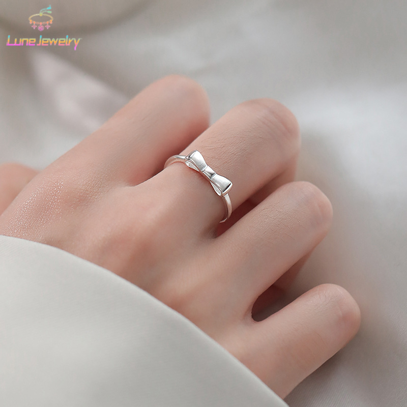 COD💖แหวนเปิด ประดับโบว์ สวยหรู สไตล์ฝรั่งเศส แฟชั่น เรียบง่าย สําหรับผู้หญิง  เข้ากับทุกการแต่งกาย-Lune