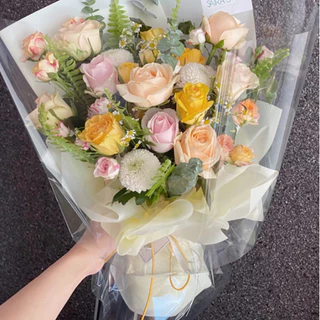 แผ่นใสพลาสติกห่อดอกไม้ พลาสติกห่อดอกไม้ OPP มีให้เลือก 4 ขนาด ห่อช่อดอกไม้ และของขวัญ กระดาษแก้วใส