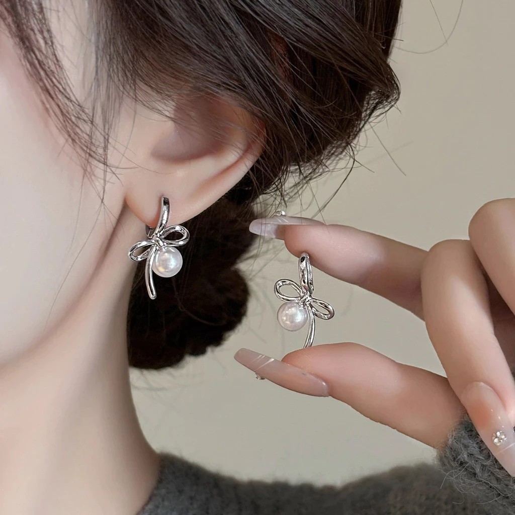 COD-ส่งเร็วจากไทย🎀 สไตล์เกาหลี มุกเทียม โบว์ ต่างหู เหล็กกล้าไร้สนิม เหมาะกับของขวัญ
