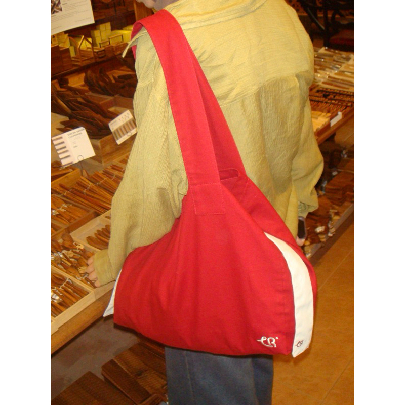 Leryc Tote Bag color : 02 Scarlet (กระเป๋าผ้าสะพายข้าง)