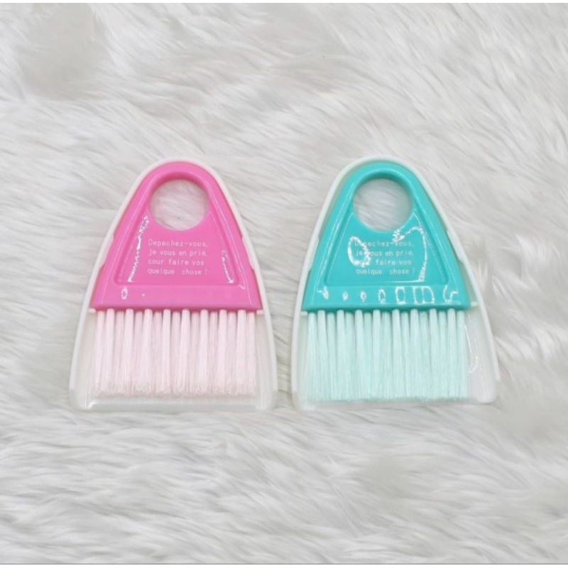 พร้อมส่งในไทย ขายถูก เเปรง เเปรงทำความสะอาด ปัดฝุ่น อเนกประสงค์ มีเเม่เหล็กติดกับพนัง น้ำหนักเบา พกง่าย จับสบาย ราคา ถูกที่สุด ดีลบีเคเค แกลเลอรีภาพที่ 3