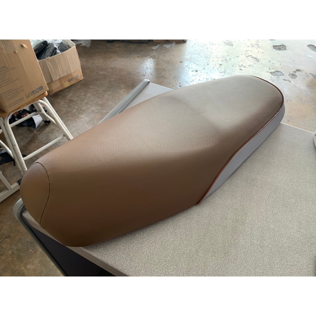 (ไม่ใช่ยางยืด ใช้แม็กยิงหุ้ม) หนังเบาะมอเตอร์ไซค์ ดรีม110-i ซุปเปอร์คัพ (มีสกรีนโลโก้) - รูปที่ 2